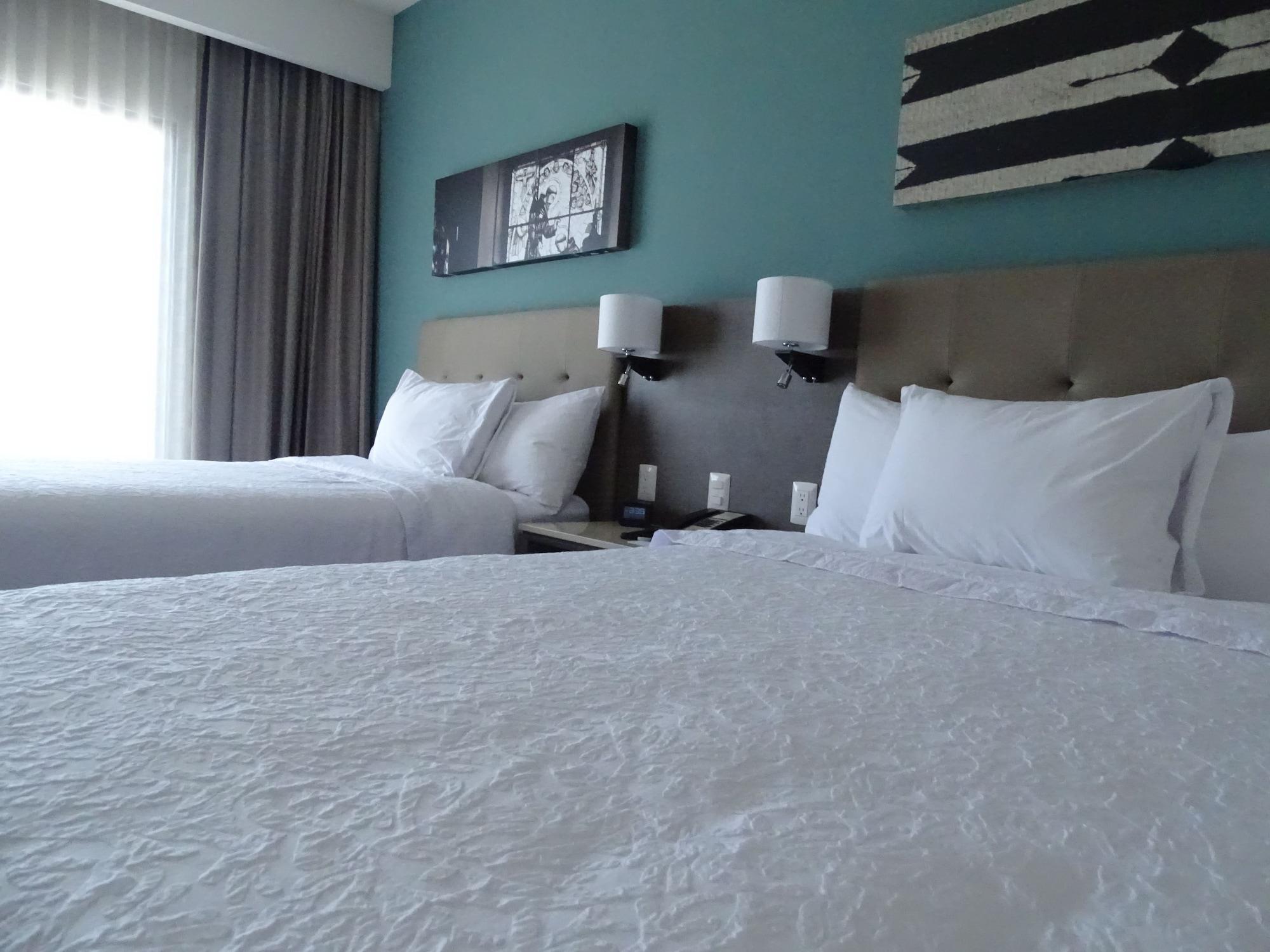 Hampton Inn By Hilton Celaya Селая Екстериор снимка