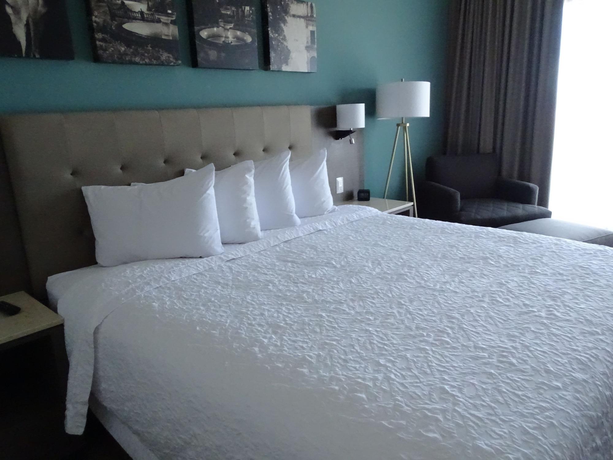 Hampton Inn By Hilton Celaya Селая Екстериор снимка