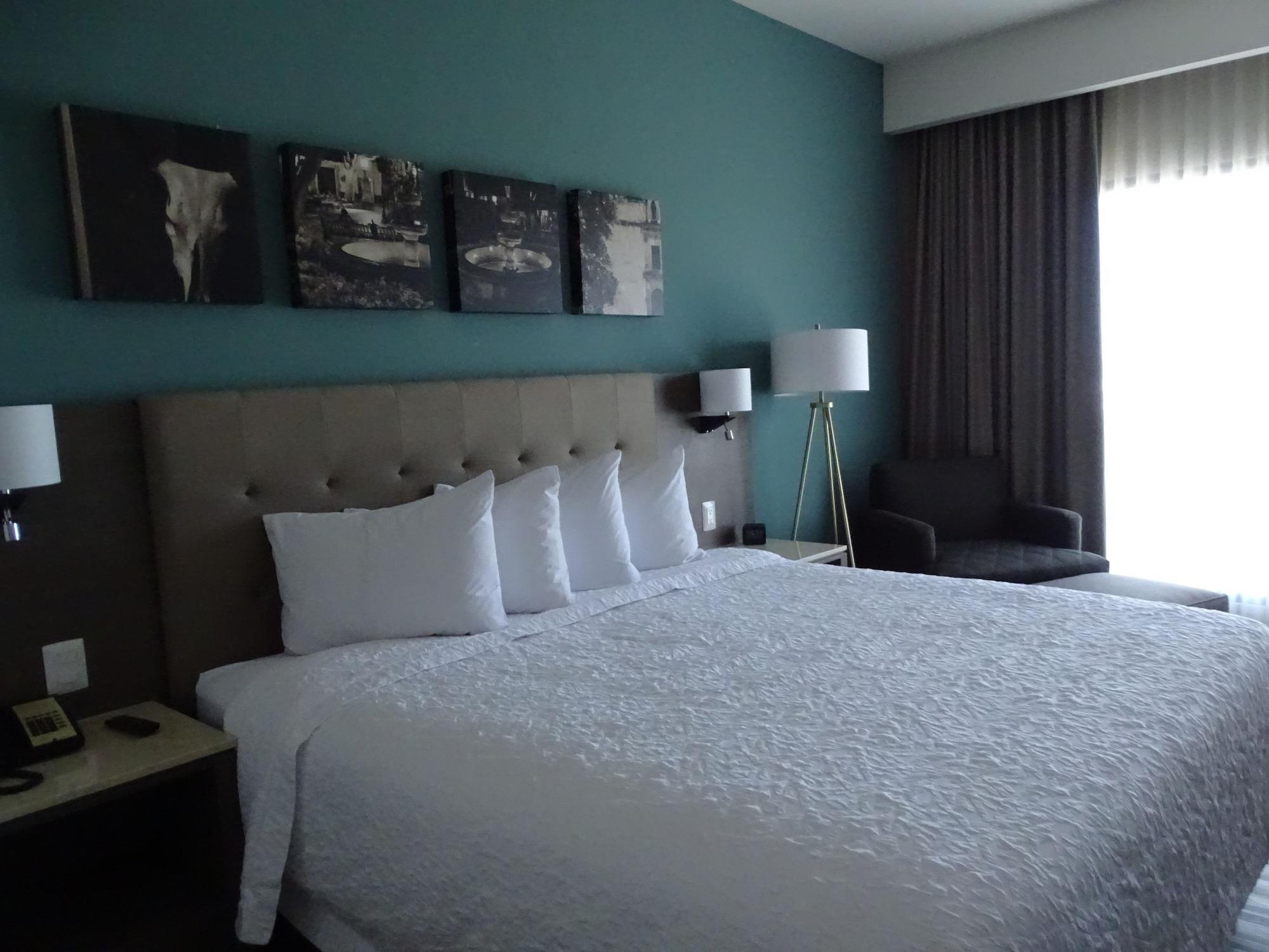 Hampton Inn By Hilton Celaya Селая Екстериор снимка