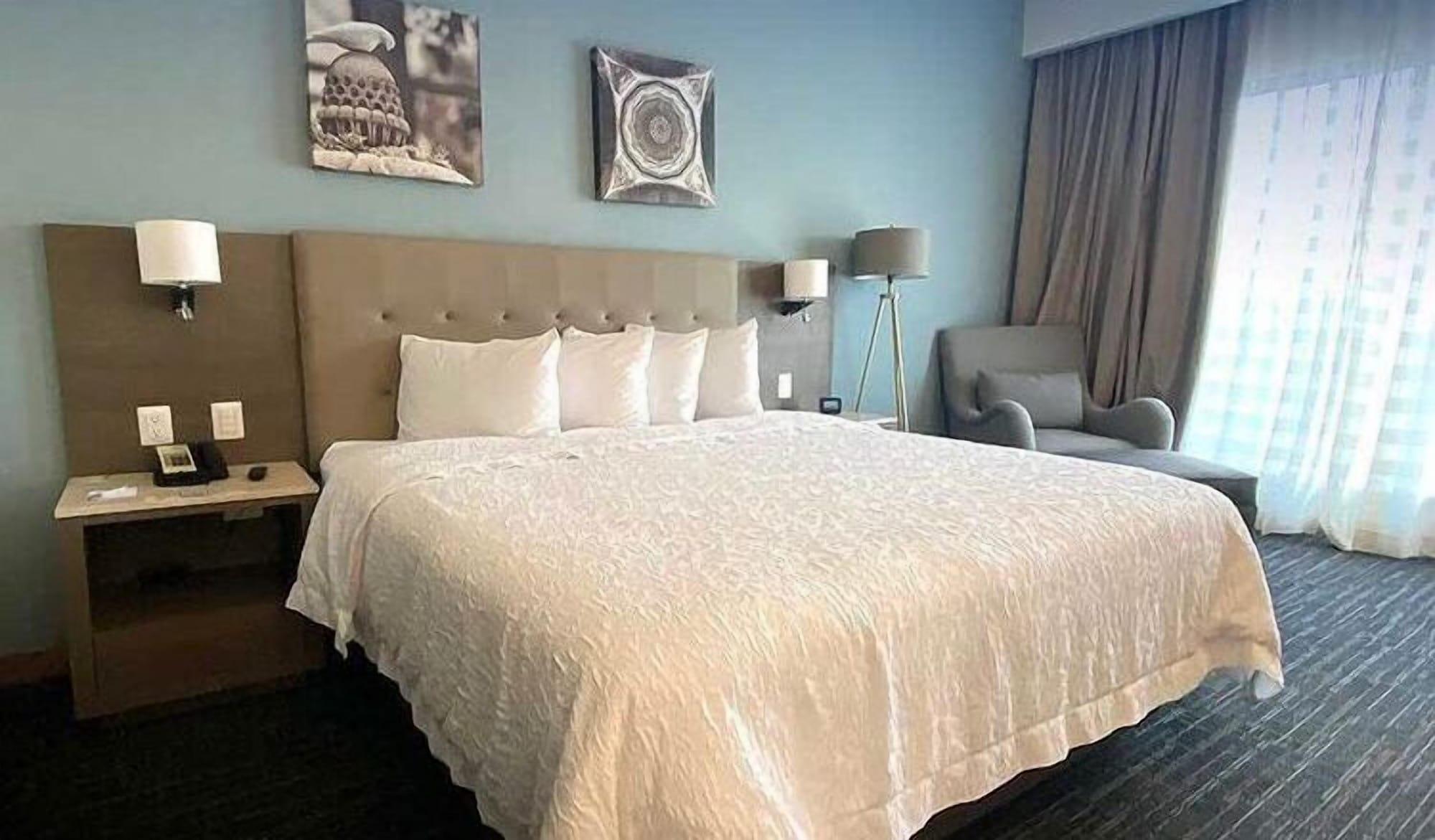 Hampton Inn By Hilton Celaya Селая Екстериор снимка