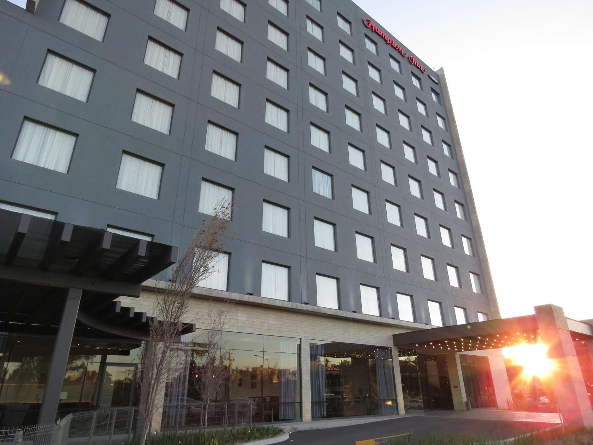 Hampton Inn By Hilton Celaya Селая Екстериор снимка