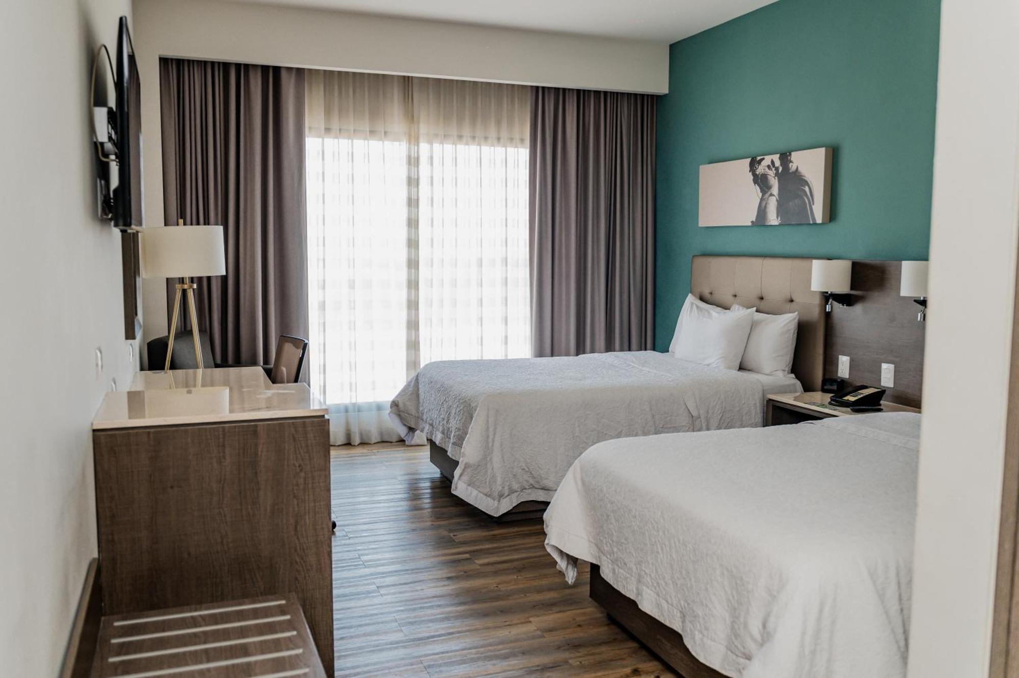 Hampton Inn By Hilton Celaya Селая Стая снимка
