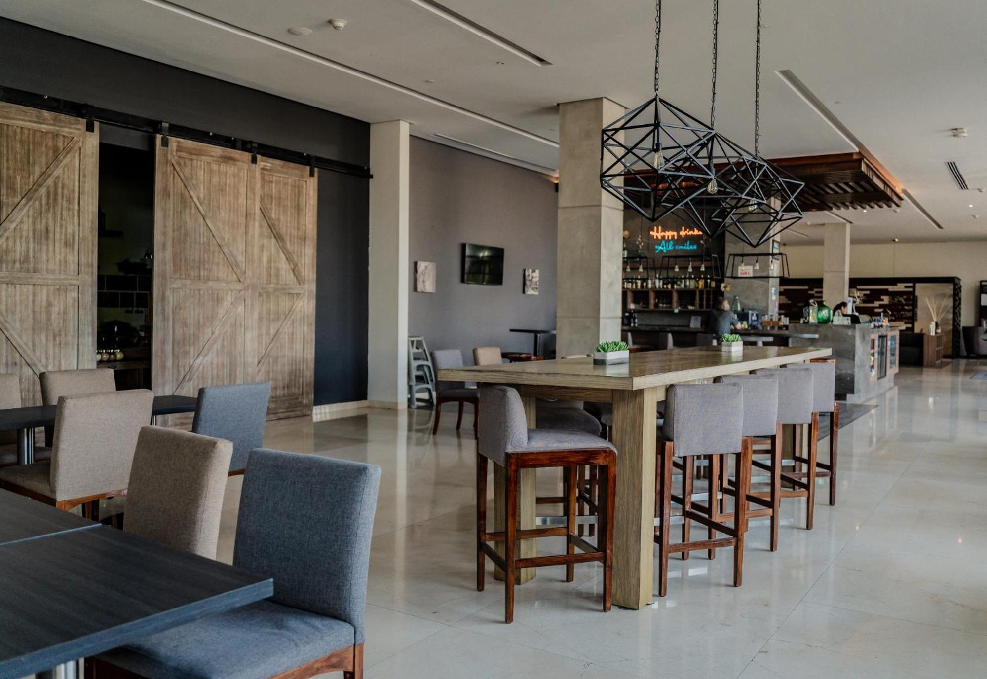 Hampton Inn By Hilton Celaya Селая Екстериор снимка