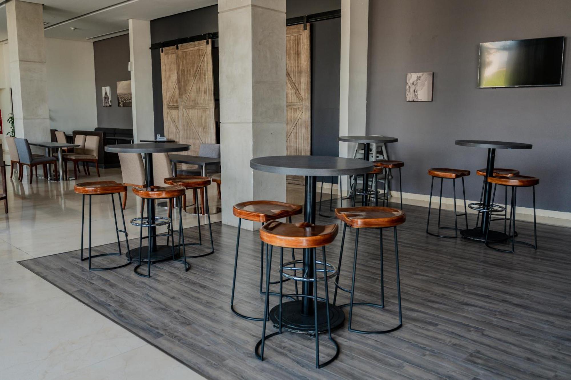 Hampton Inn By Hilton Celaya Селая Екстериор снимка
