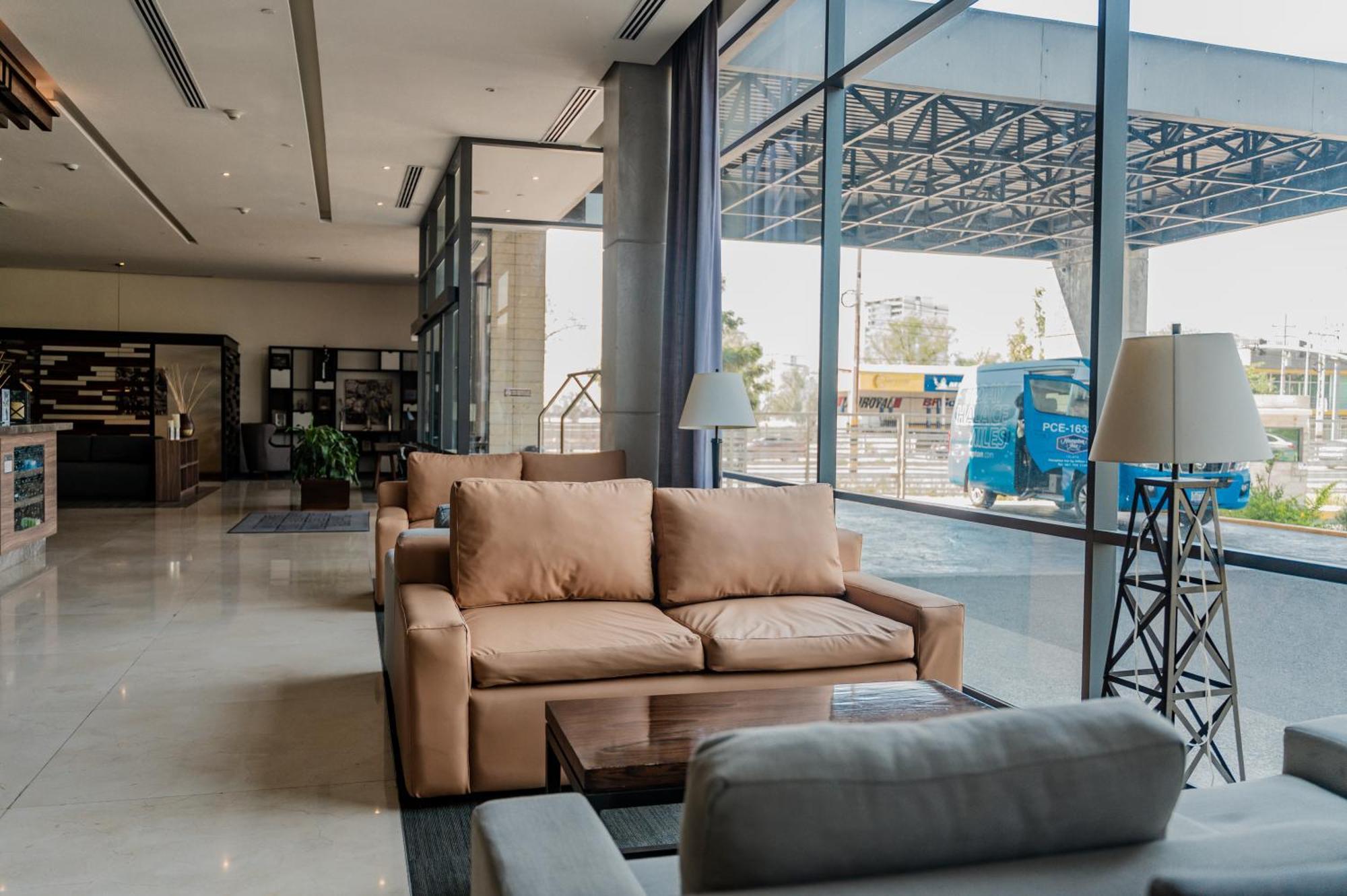 Hampton Inn By Hilton Celaya Селая Екстериор снимка